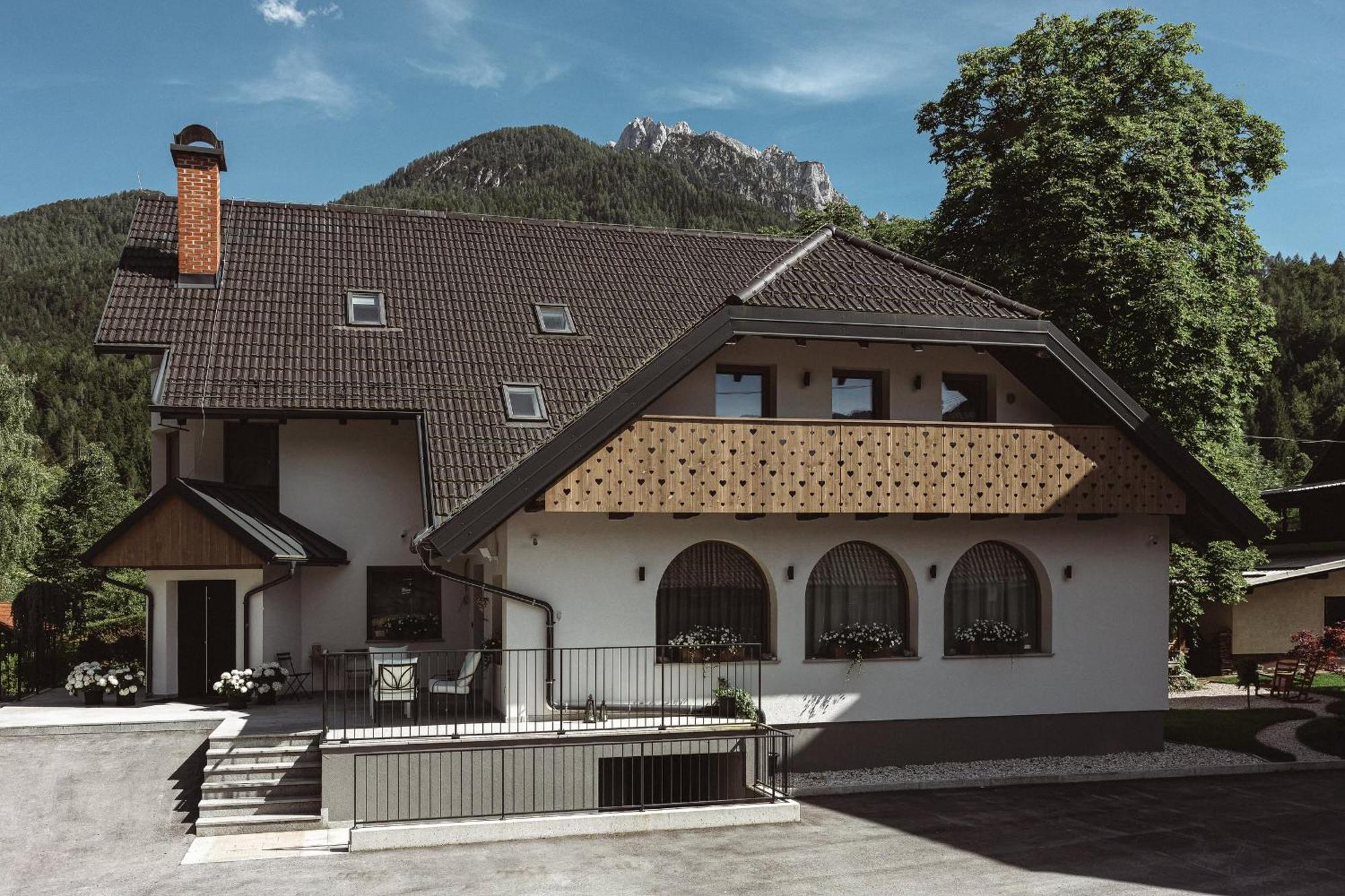 Apartments And Rooms Kaja Kranjska Gora Exterior photo